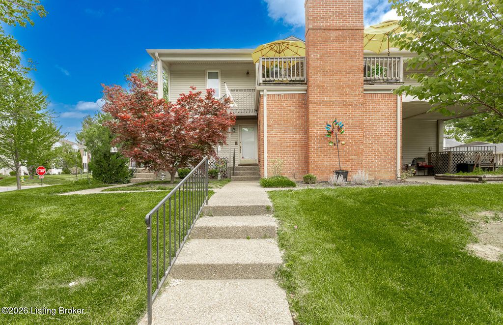 Photo of 344 Rosewood Dr, Louisville, KY 40223 (MLS # 1714527)