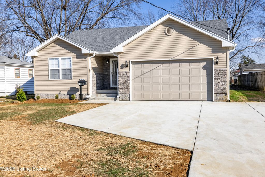 Photo of 10417 La Plaza Ave, Louisville, KY 40272 (MLS # 1710566)