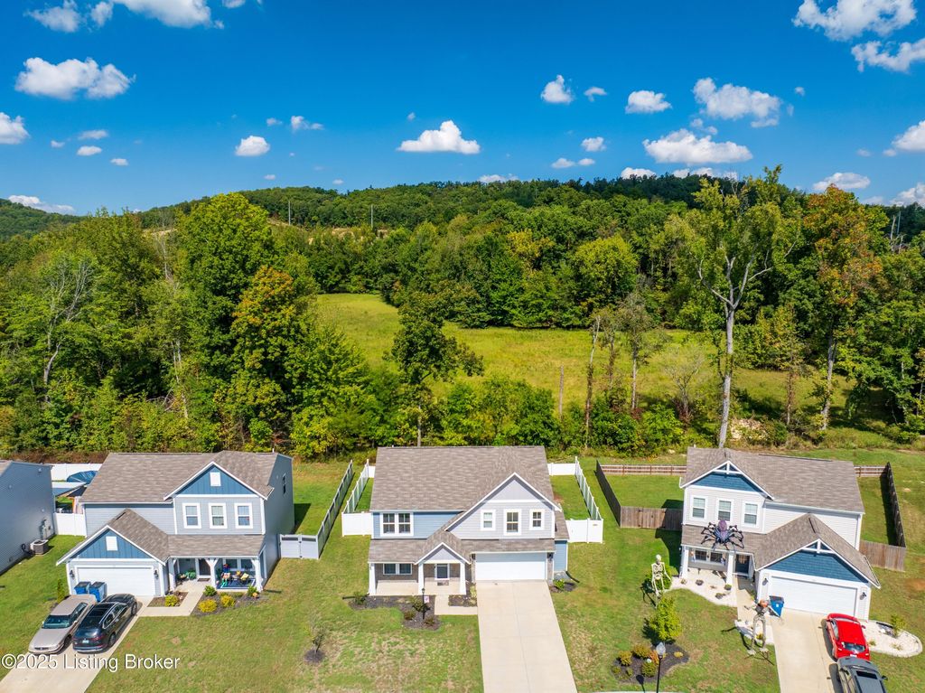 Photo of 730 Mallard Lake Blvd, Shepherdsville, KY 40165 (MLS # 1701094)