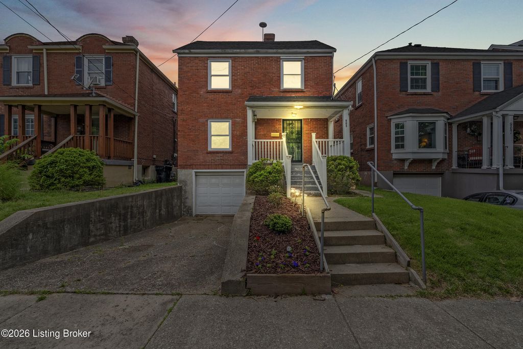 Photo of 905 Keswick Blvd, Louisville, KY 40217 (MLS # 1716815)