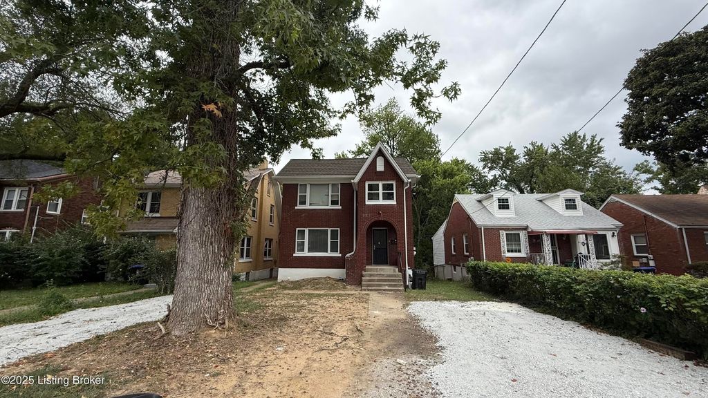 Photo of 922 S 43rd St, Louisville, KY 40211 (MLS # 1709643)