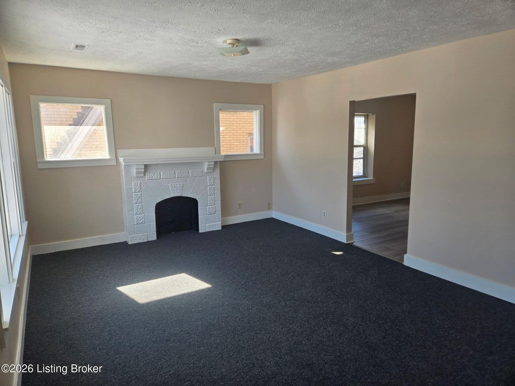 Photo of 922 S 43rd St, Louisville, KY 40211 (MLS # 1709643)