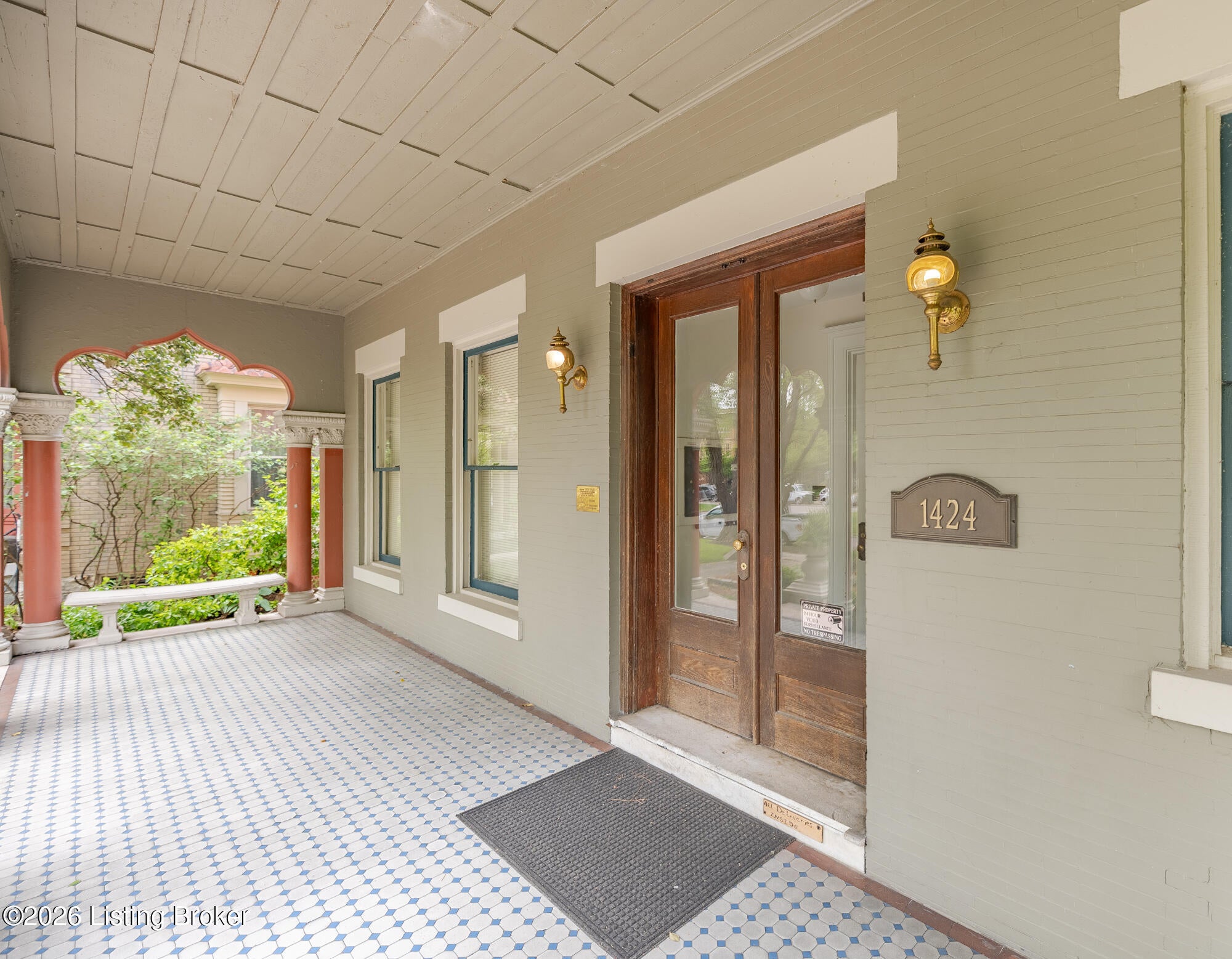1424 St James Ct