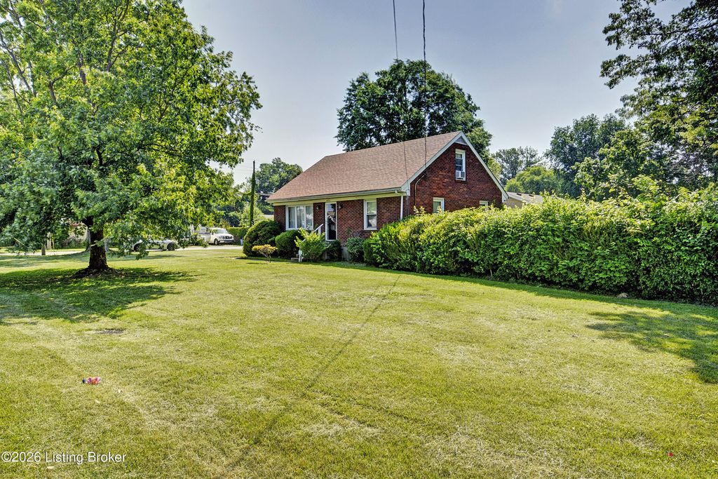 Photo of 4901 Cane Run Rd, Louisville, KY 40216 (MLS # 1718109)