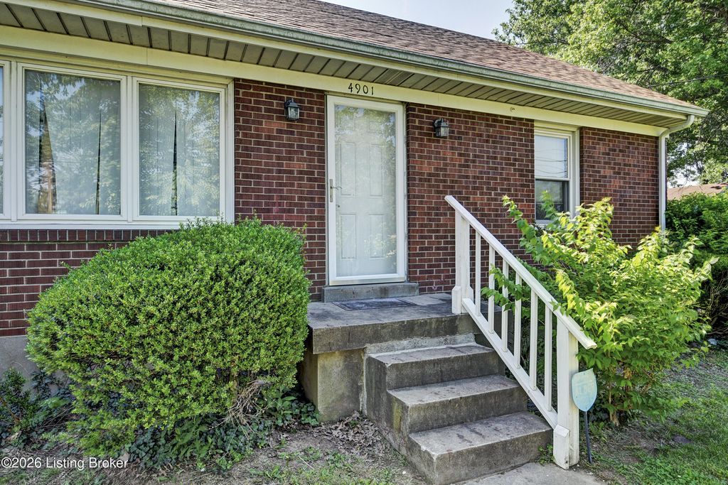 Photo of 4901 Cane Run Rd, Louisville, KY 40216 (MLS # 1718109)