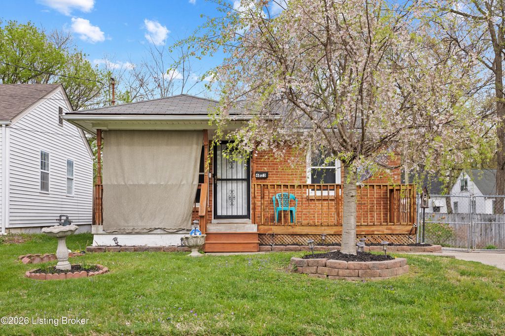 Photo of 4623 Picadilly Ave, Louisville, KY 40215 (MLS # 1714032)