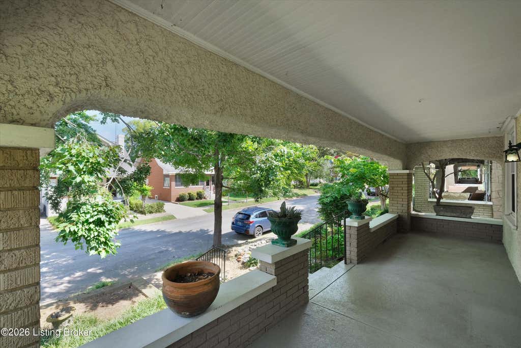 Photo of 2216 Eastview Ave, Louisville, KY 40205 (MLS # 1725714)