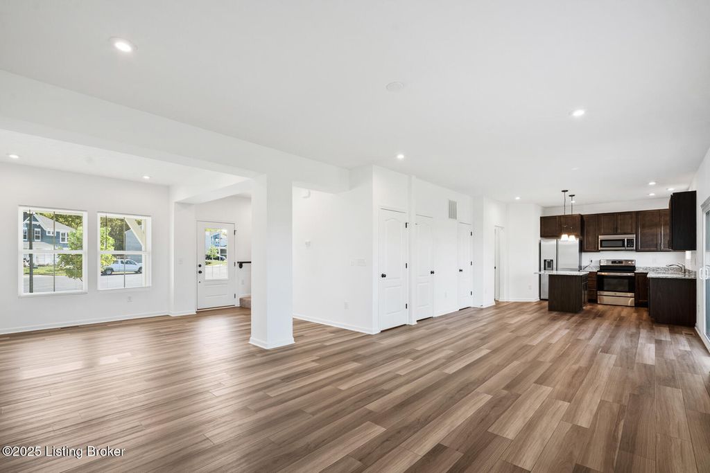 Photo of 435 Inspiration Ln, Shelbyville, KY 40065 (MLS # 1712884)