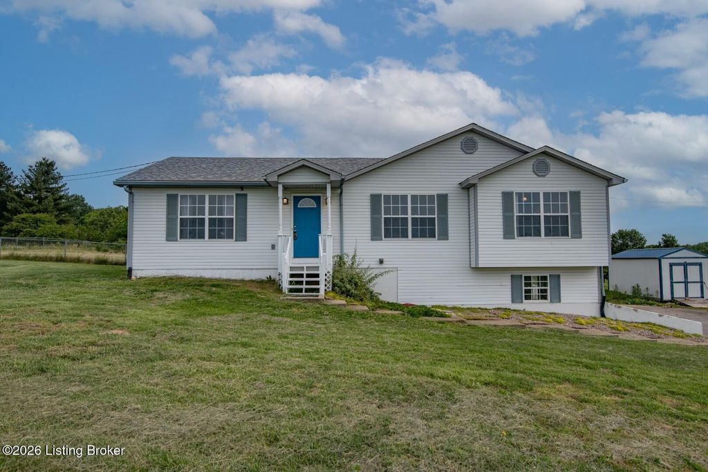 Photo of 164 Carlton Ct, Vine Grove, KY 40175 (MLS # 1717705)