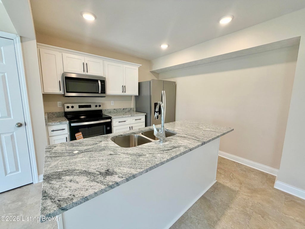 Photo of 119 Webster Ridge Ct, Vine Grove, KY 40175 (MLS # 1723692)