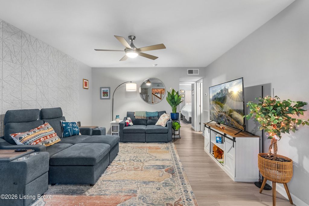 Photo of 333 E 4th St #A5, Frankfort, KY 40601 (MLS # 1706093)