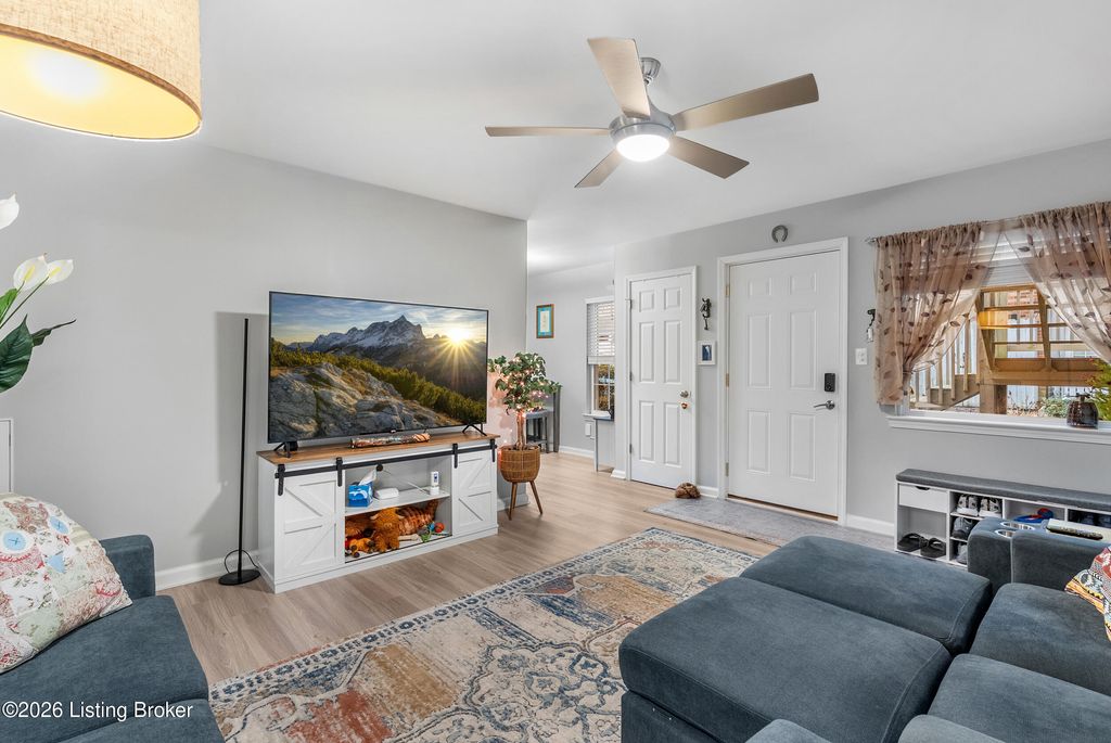 Photo of 333 E 4th St #A5, Frankfort, KY 40601 (MLS # 1706093)