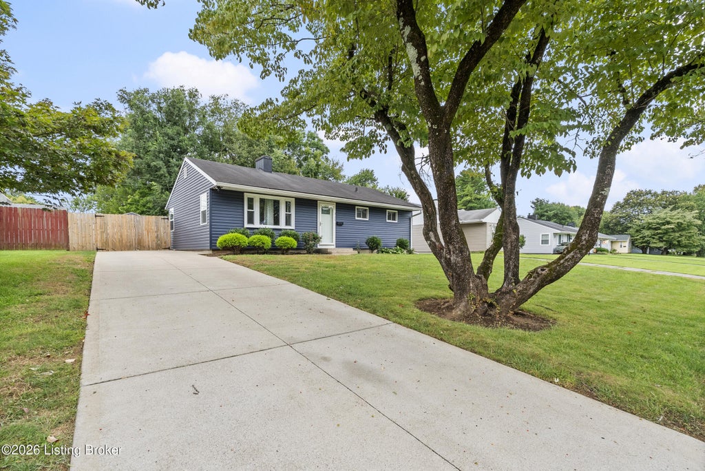 Photo of 211 Redding Rd, Louisville, KY 40218 (MLS # 1726964)
