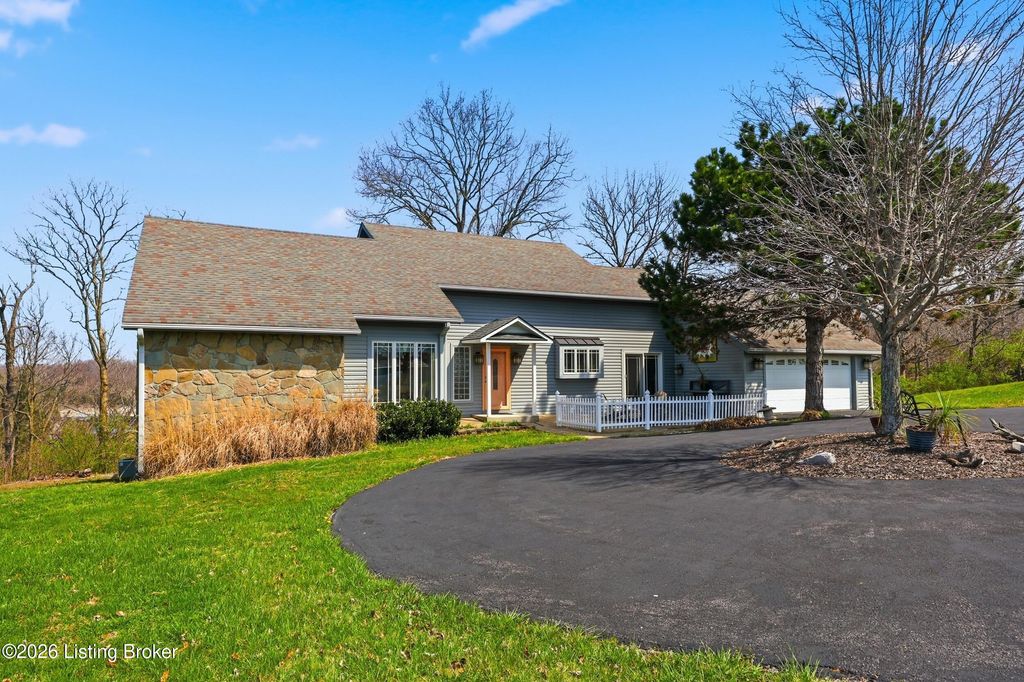 Photo of 520 S Homestead Ln, Lancaster, KY 40444 (MLS # 1712532)