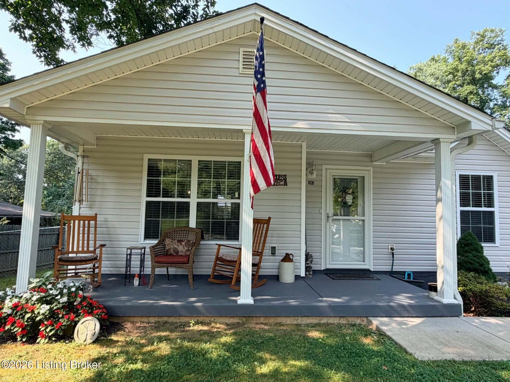 Photo of 207 Woods Rd, Elizabethtown, KY 42701 (MLS # 1729235)