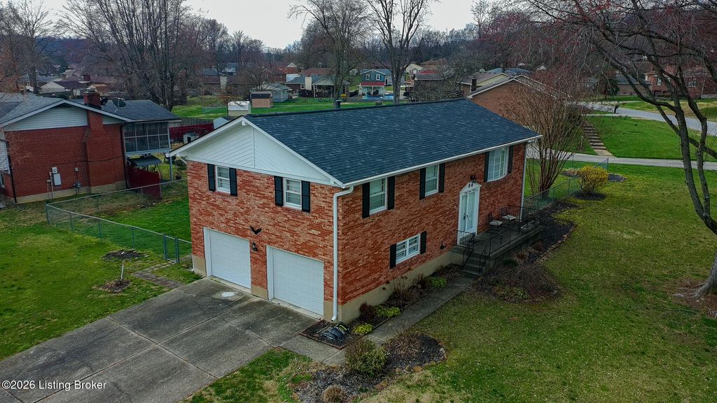 Photo of 2700 Stephan Rd, Louisville, KY 40214 (MLS # 1711044)