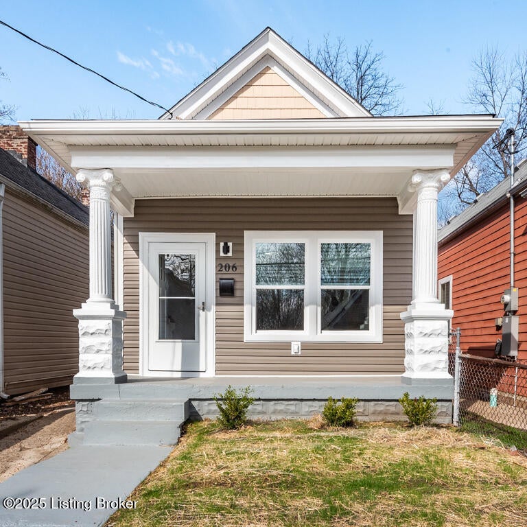 Photo of 206 N 26th St, Louisville, KY 40212 (MLS # 1731770)