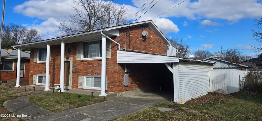 Photo of 5913 Prestwood Ct, Louisville, KY 40219 (MLS # 1707423)