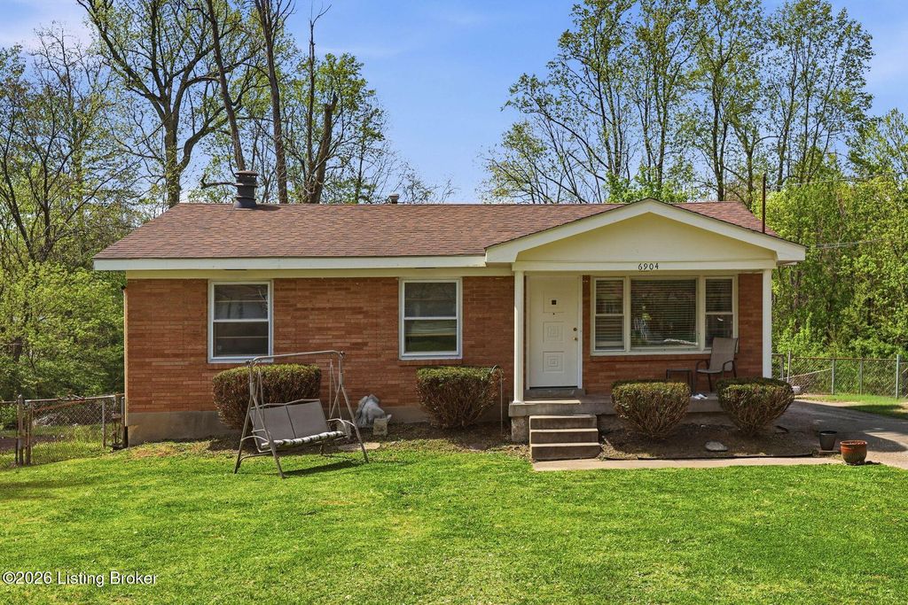 Photo of 6904 Triangle Dr, Louisville, KY 40214 (MLS # 1713941)