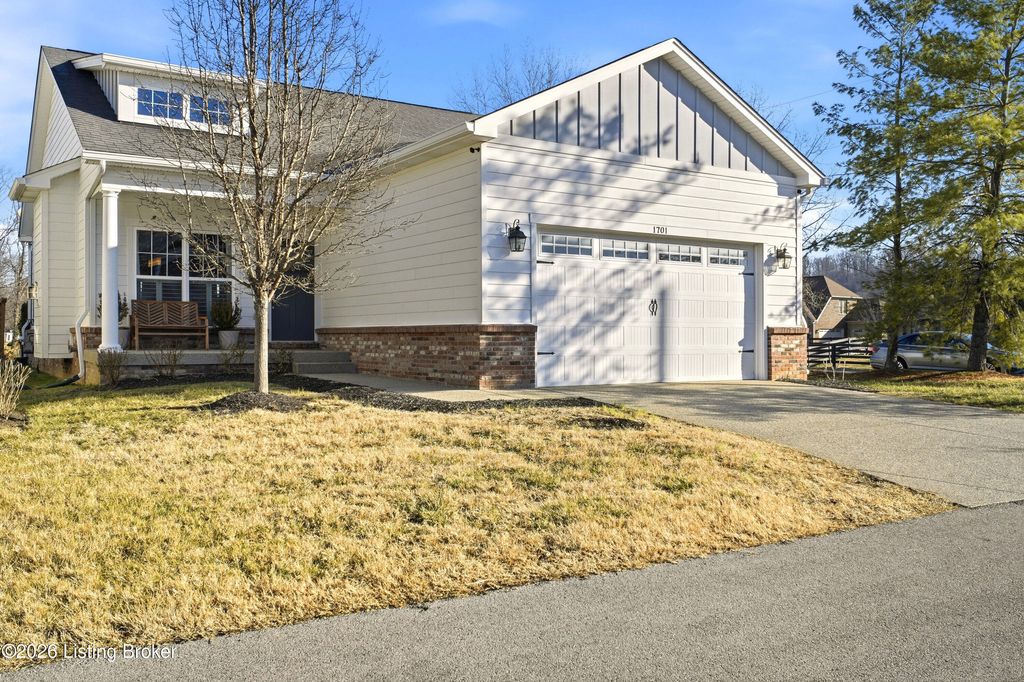 Photo of 1701 Anchorage Ct, Prospect, KY 40059 (MLS # 1707304)