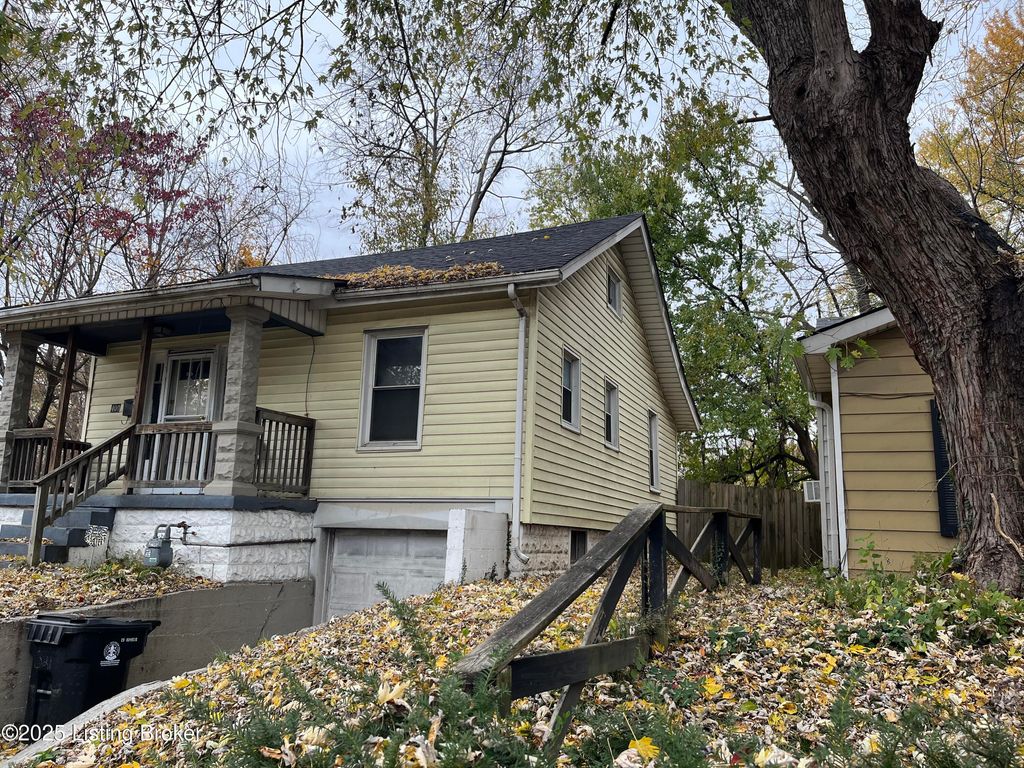 Photo of 400 N 34th St, Louisville, KY 40212 (MLS # 1703490)