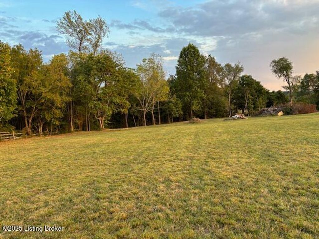 Photo of Tract 2 Stagecoach Rd, La Grange, KY 40031 (MLS # 1704947)