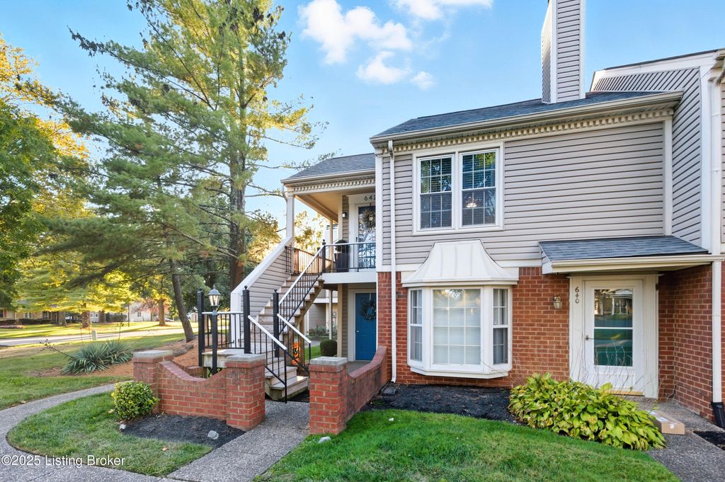 Photo of 642 Cambridge Station Rd, Louisville, KY 40223 (MLS # 1700612)