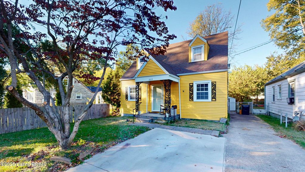 Photo of 1013 W Whitney Ave, Louisville, KY 40215 (MLS # 1701540)