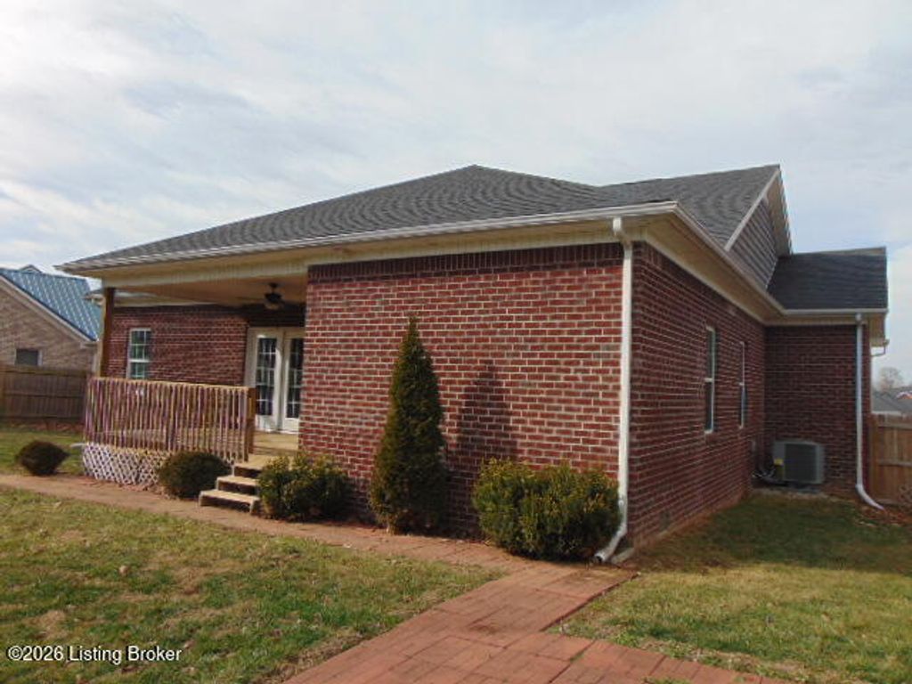 Photo of 523 Heritage Way, Mt Washington, KY 40047 (MLS # 1707973)