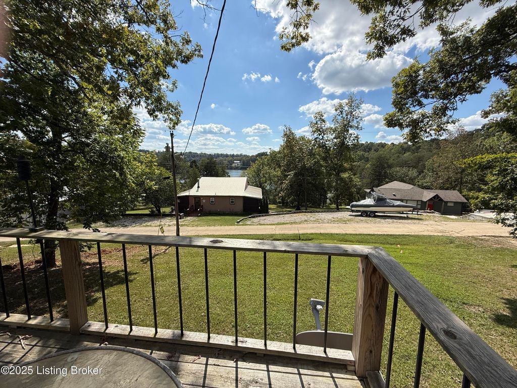 Photo of 156 Skyline Dr, Clarkson, KY 42726 (MLS # 1708137)