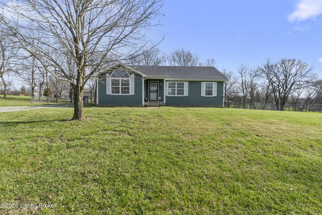 Photo of 179 Evelyn Dr, Taylorsville, KY 40071 (MLS # 1712701)