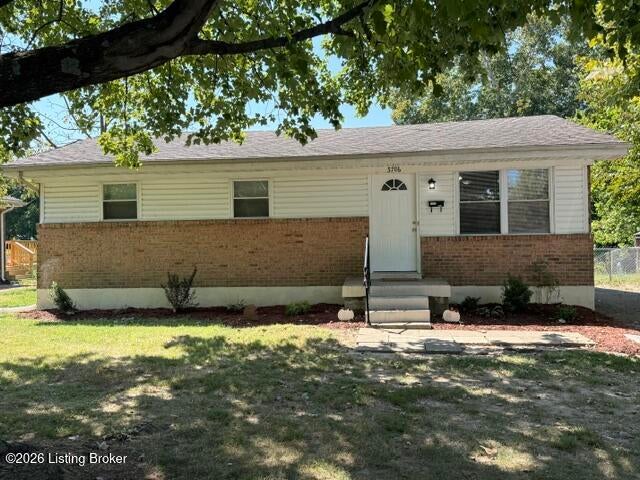 Photo of 3706 Foreman Ln, Louisville, KY 40219 (MLS # 1728326)