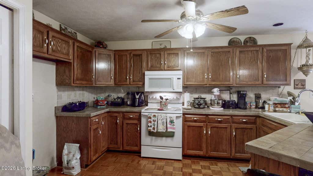 Photo of 4312 Brownhurst Way, Louisville, KY 40241 (MLS # 1722983)