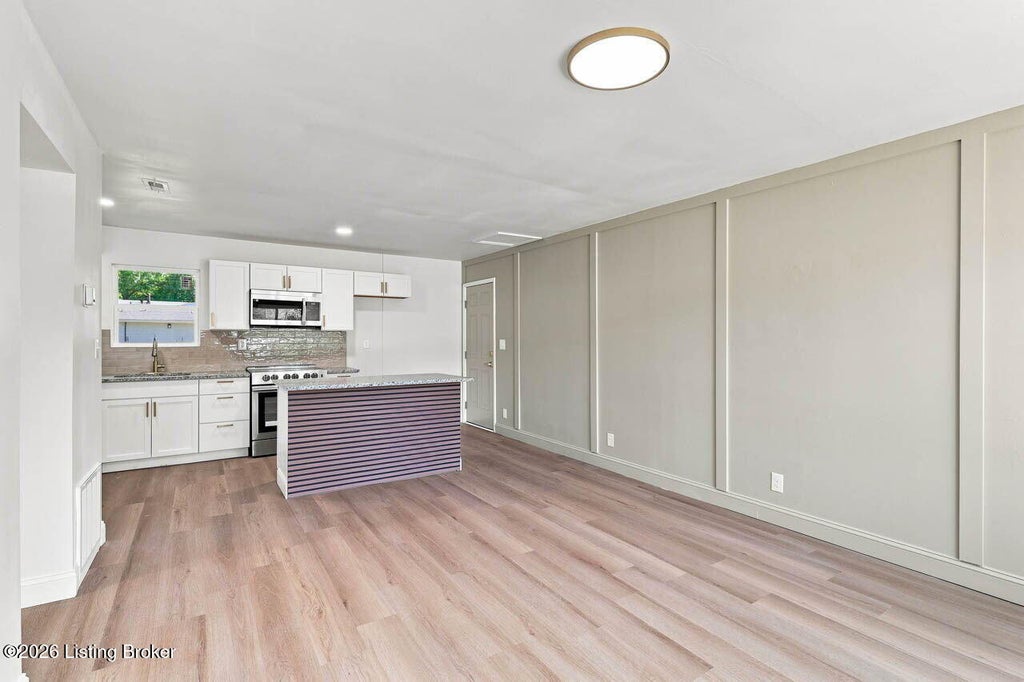 Photo of 5015 Yaupon Ln, Louisville, KY 40213 (MLS # 1727480)