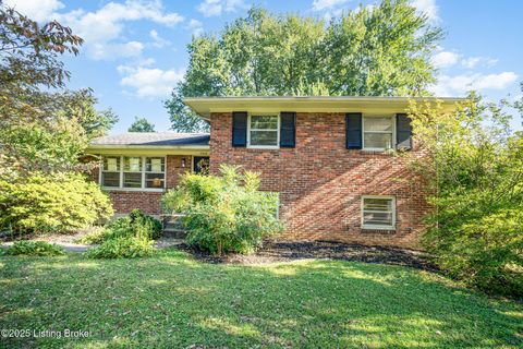 Photo of 7316 Keisler Way, Louisville, KY 40222 (MLS # 1702272)