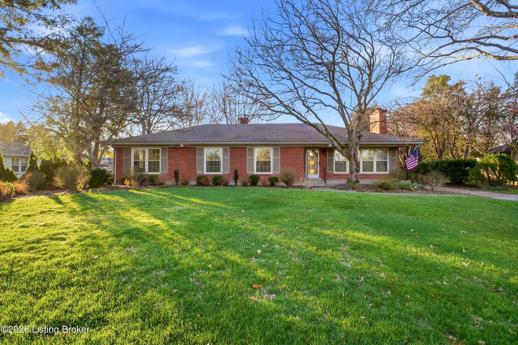 Photo of 6312 Limewood Cir, Louisville, KY 40222 (MLS # 1717142)