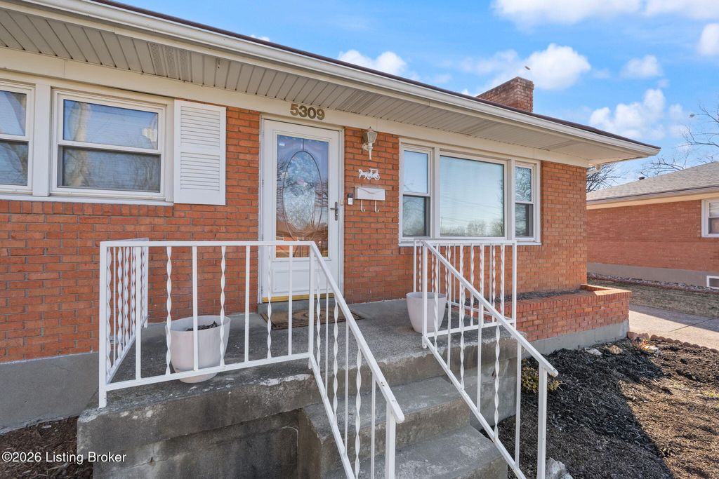 Photo of 5309 Dahl Rd, Louisville, KY 40213 (MLS # 1707653)