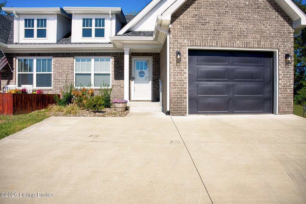 Photo of 1020 Ray Wimsett Blvd #B, Bardstown, KY 40004 (MLS # 1731454)