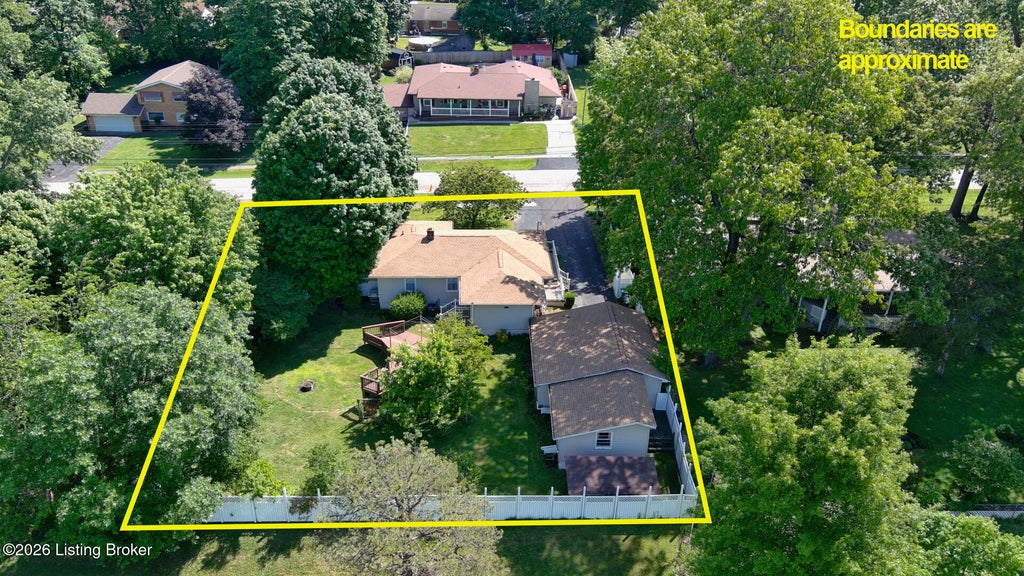 Photo of 427 S Deepwood Dr, Radcliff, KY 40160 (MLS # 1727985)