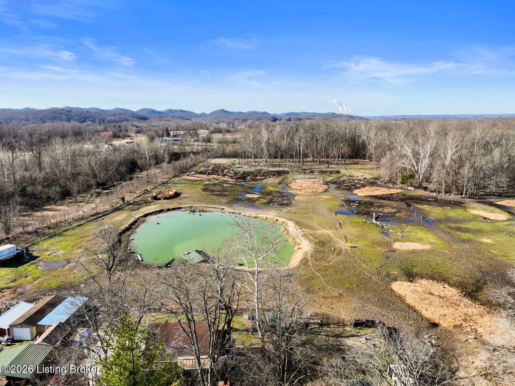 Photo of 1908 Herbert Ln, Louisville, KY 40272 (MLS # 1709779)