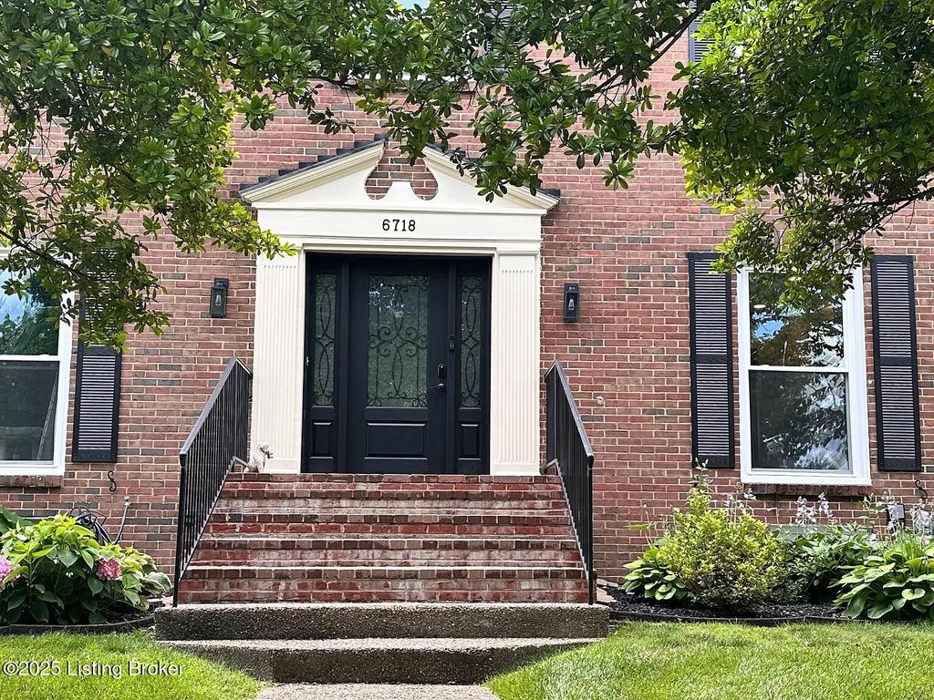 Photo of 6718 Deep Creek Dr, Prospect, KY 40059 (MLS # 1705397)