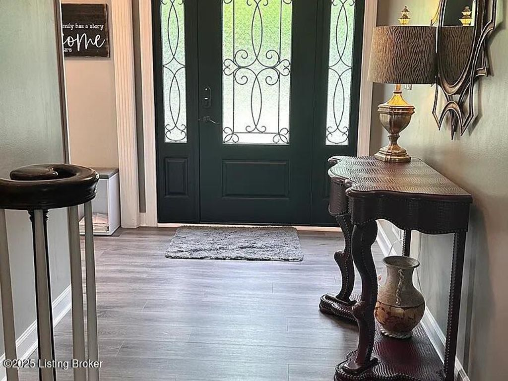 Photo of 6718 Deep Creek Dr, Prospect, KY 40059 (MLS # 1705397)