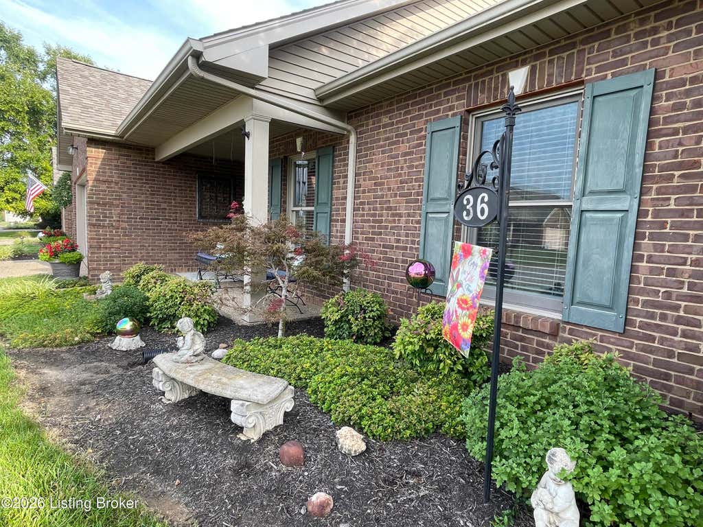 Photo of 36 Trace Ln, Shelbyville, KY 40065 (MLS # 1724295)