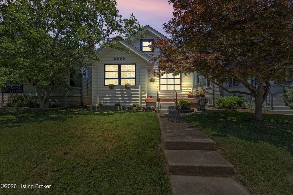Photo of 3009 Wentworth Ave, Louisville, KY 40206 (MLS # 1719636)