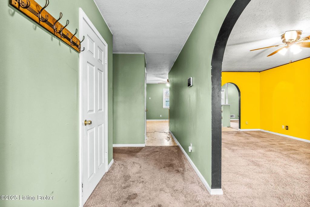 Photo of 4016 Slack Ave, Louisville, KY 40229 (MLS # 1705558)