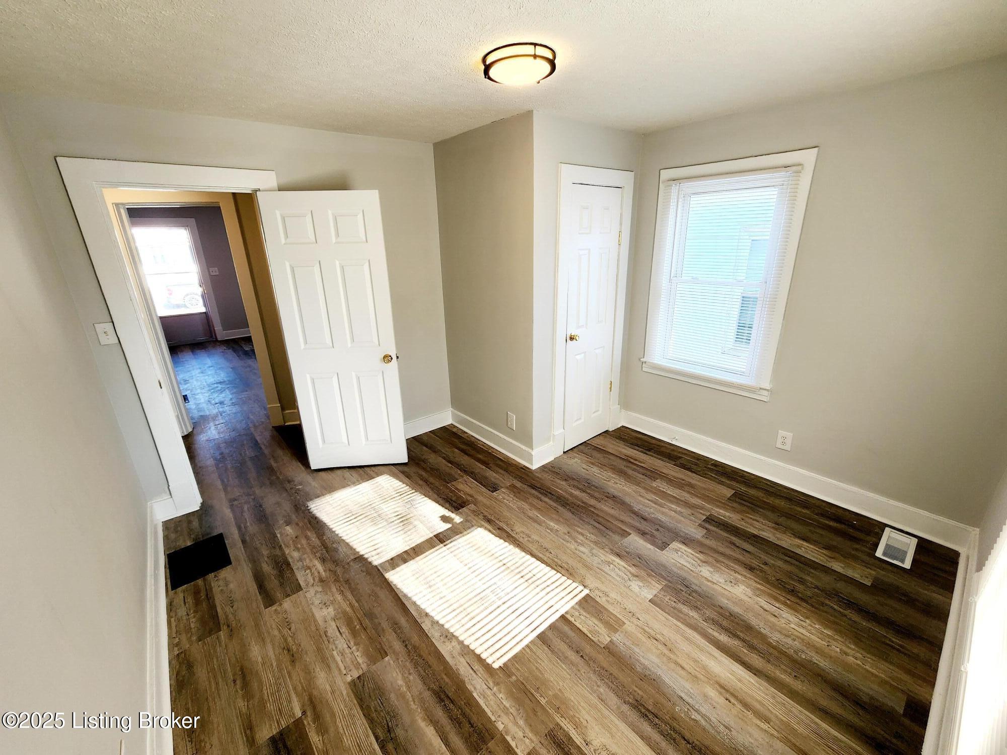 936 Denmark St, Louisville, Kentucky image 12
