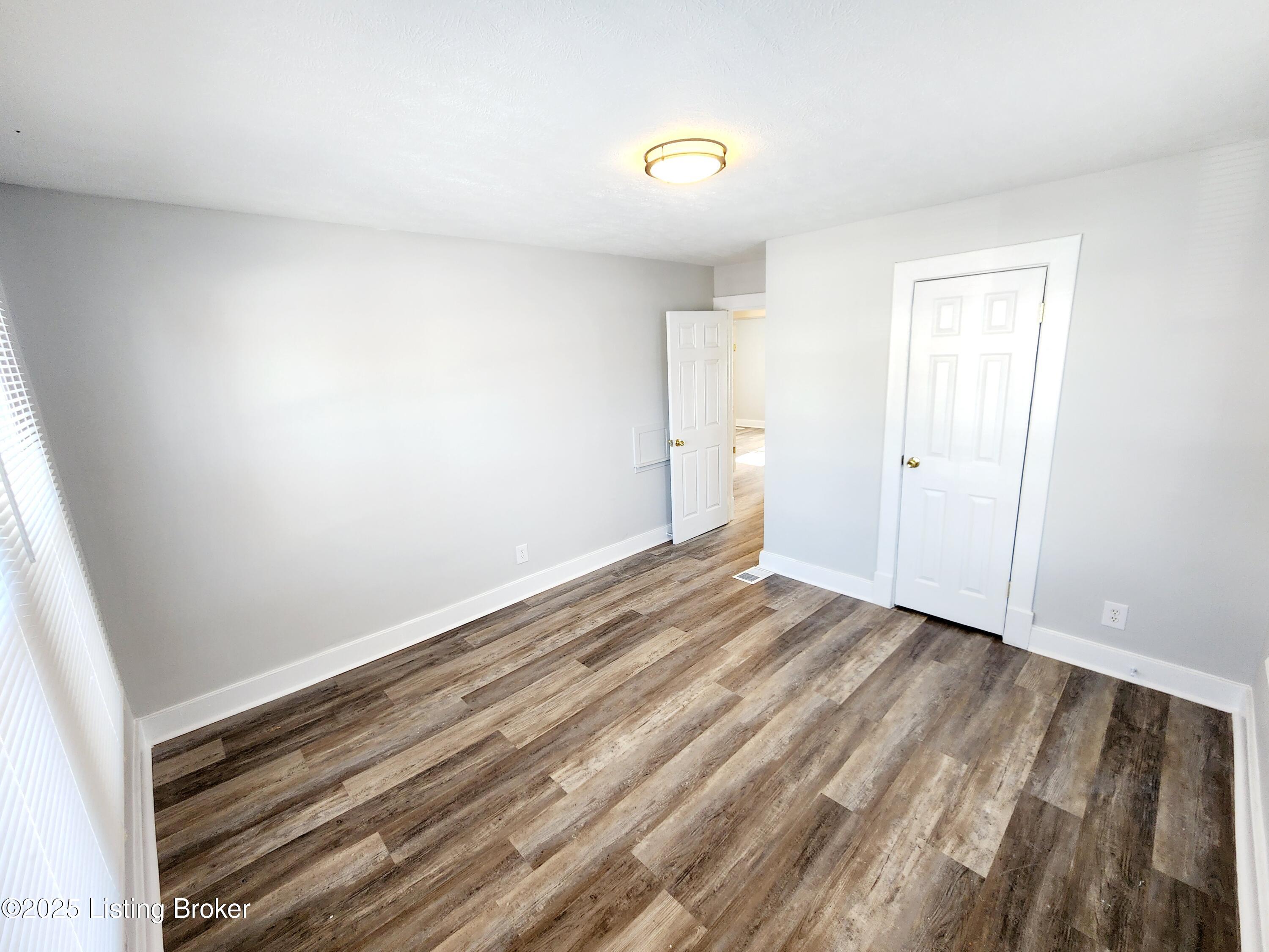 936 Denmark St, Louisville, Kentucky image 8