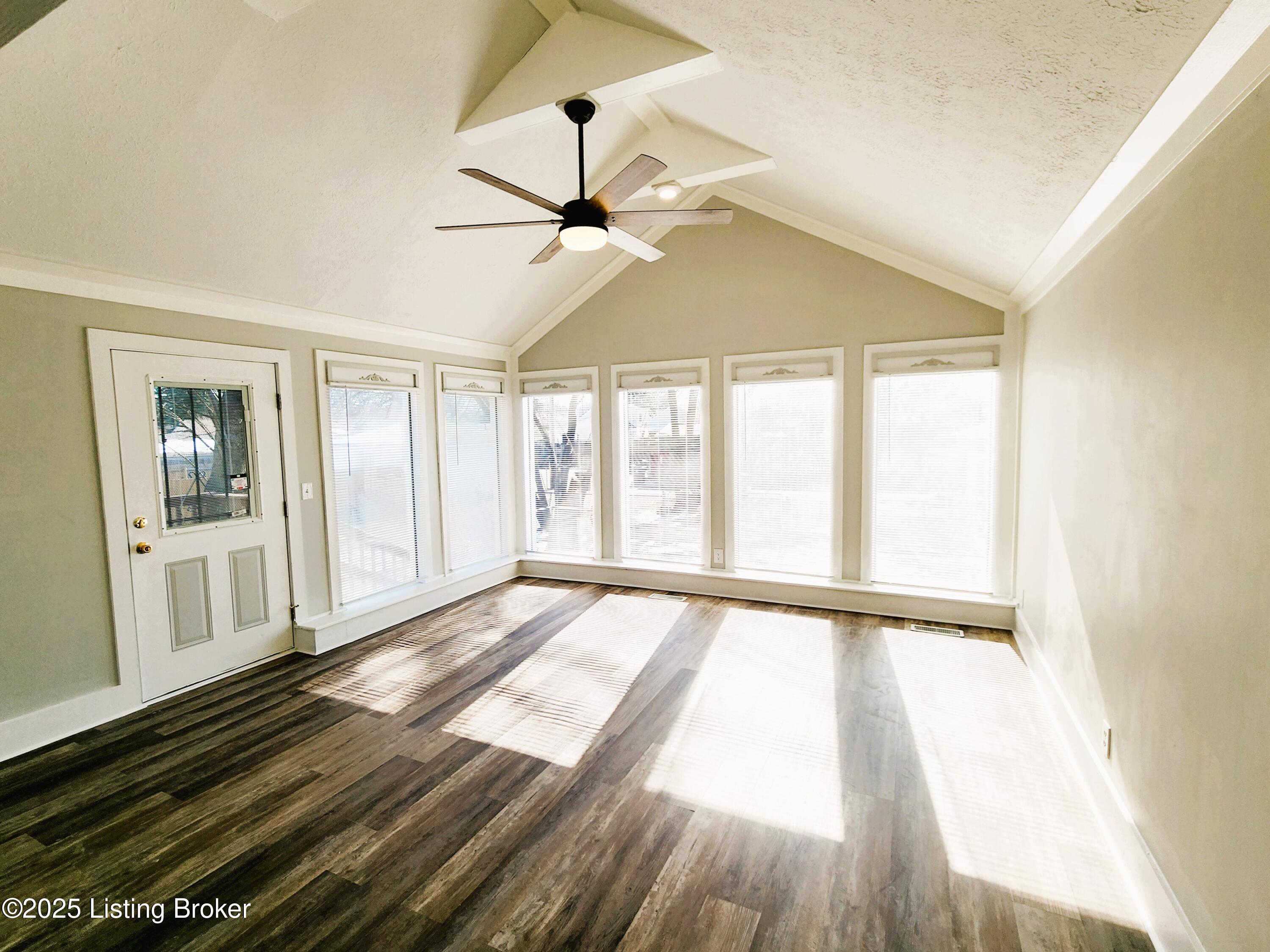936 Denmark St, Louisville, Kentucky image 15