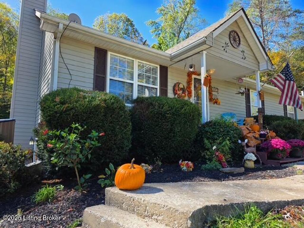 Photo of 3805 Wilson Creek Rd, Lebanon Junction, KY 40150 (MLS # 1705414)