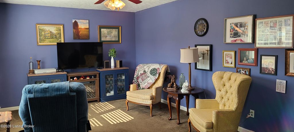 Photo of 308 Crossgate Rd, Elizabethtown, KY 42701 (MLS # 1710818)